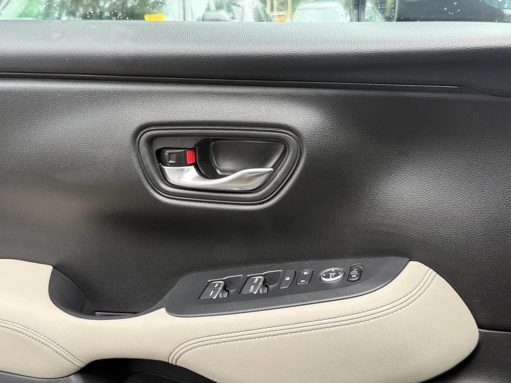 Used 2024  Honda EX-L image 21