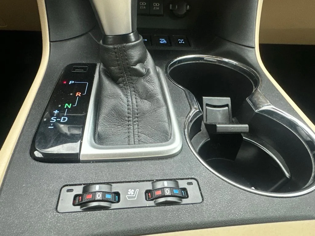 Used 2018 Shoreline Mist Toyota Limited Platinum image 22