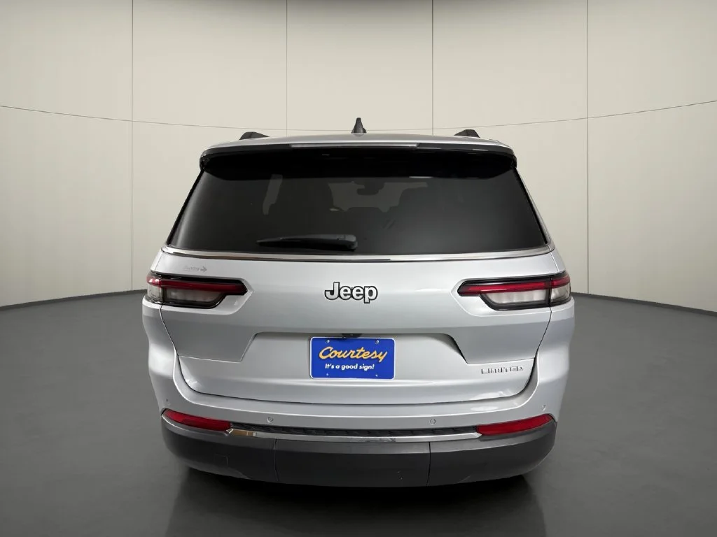 Used 2024 Silver Jeep Limited image 7
