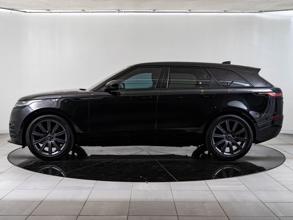Used 2019 Santorini Black Metallic Land Rover R-Dynamic SE image 5