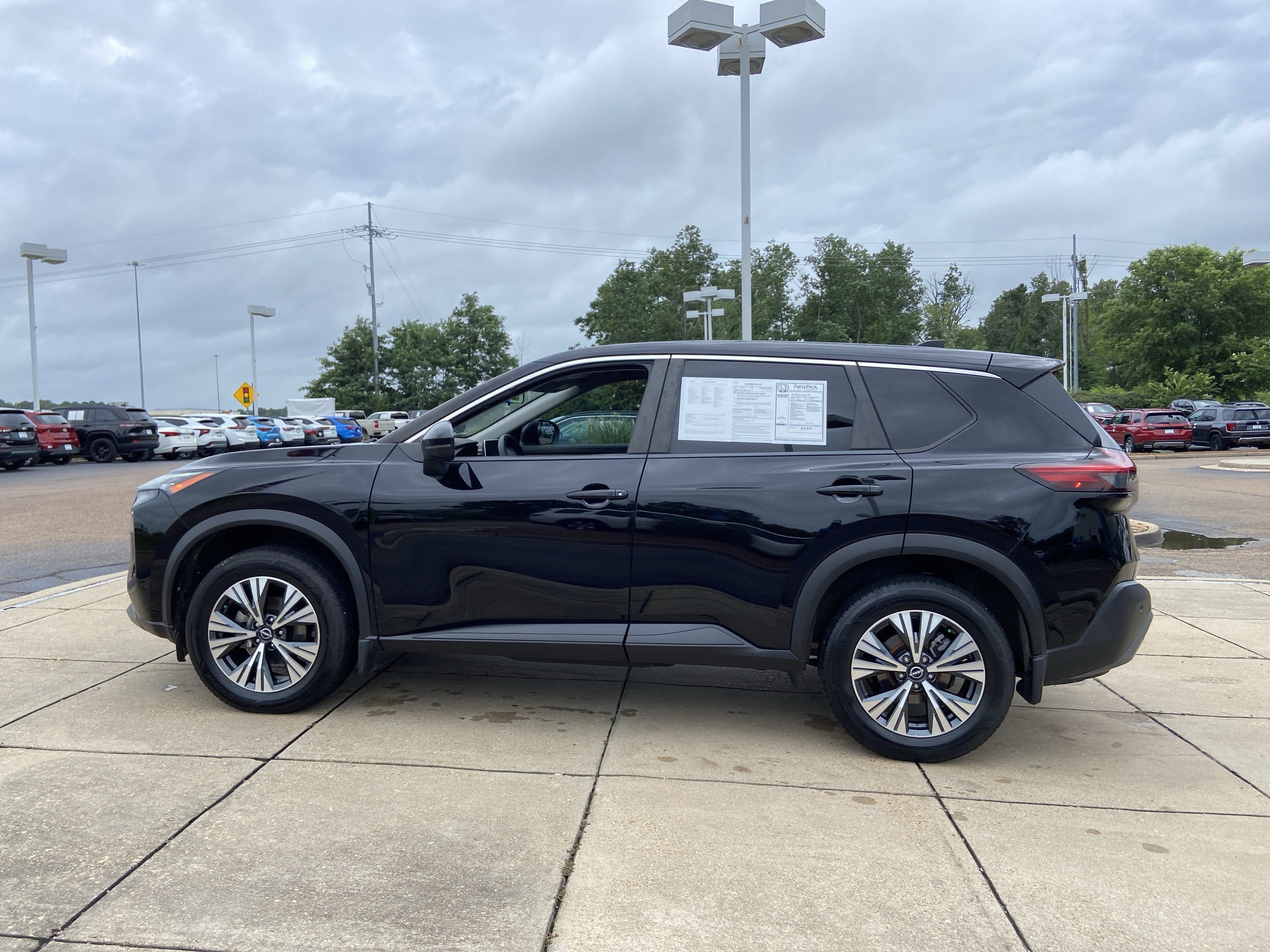 Used 2023 Super Black Nissan SV image 7