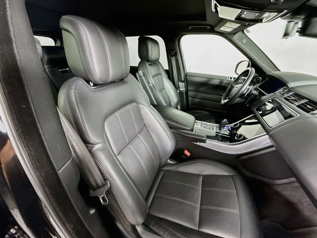 Used 2020  Land Rover HSE Dynamic image 28