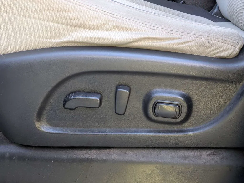 Used 2021 Blue Nissan SV image 18