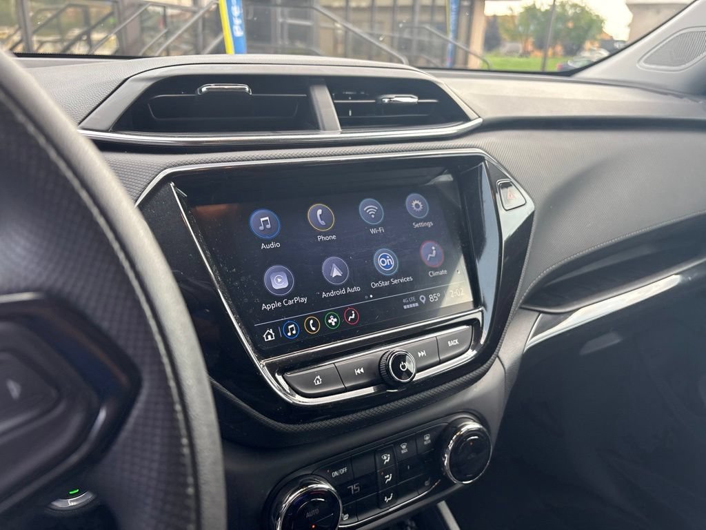 Used 2023 SUMMIT WHITE Chevrolet LT image 9