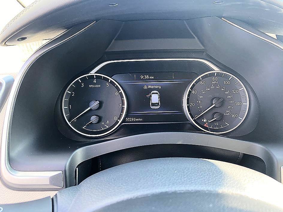 Used 2019 Pearl White Tricoat Nissan SL image 13