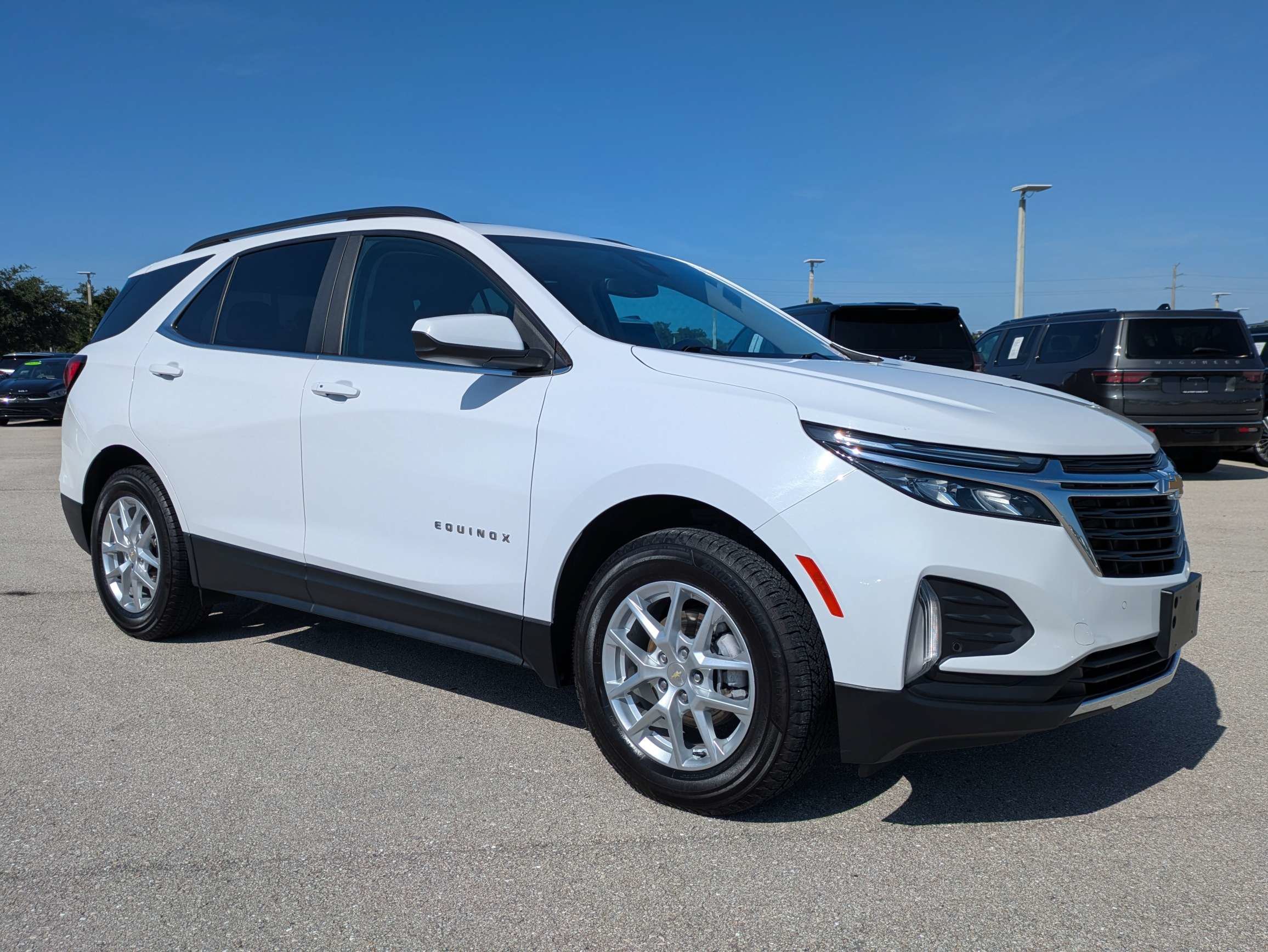 Used 2022 Summit White Chevrolet LT image 2