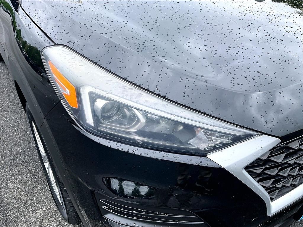 Used 2019 Black Hyundai Value image 31