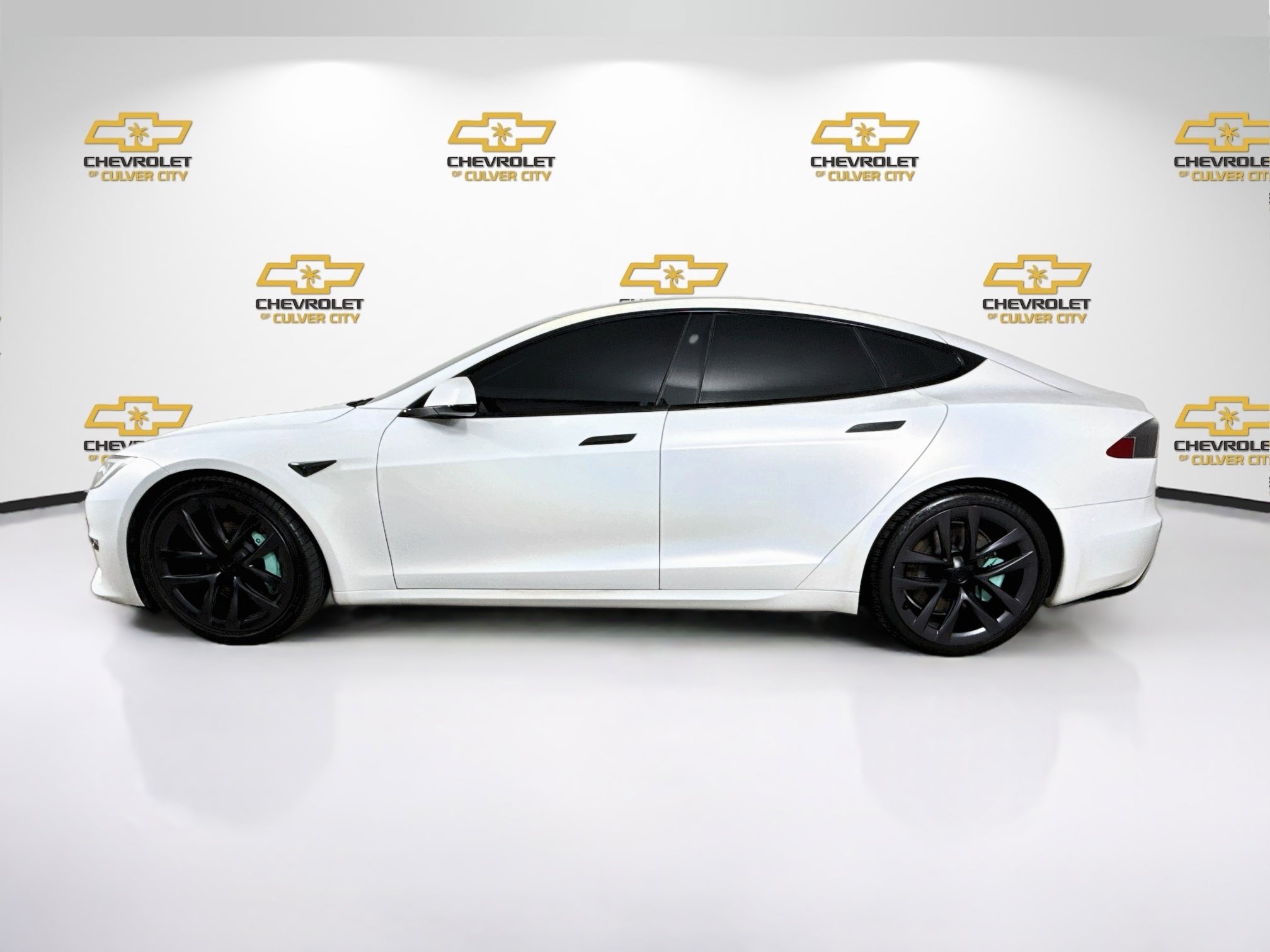Used 2022  Tesla Plaid image 5