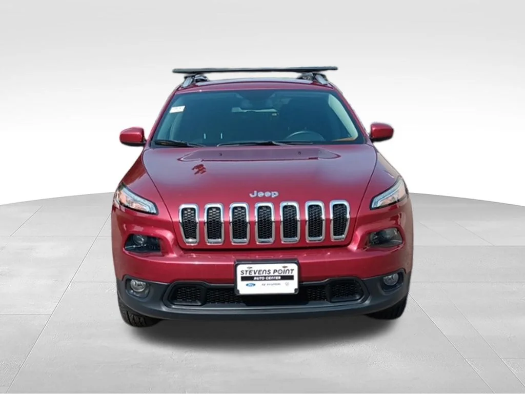 Used 2016 Deep Cherry Red Crystal Pearlcoat Jeep Latitude image 10