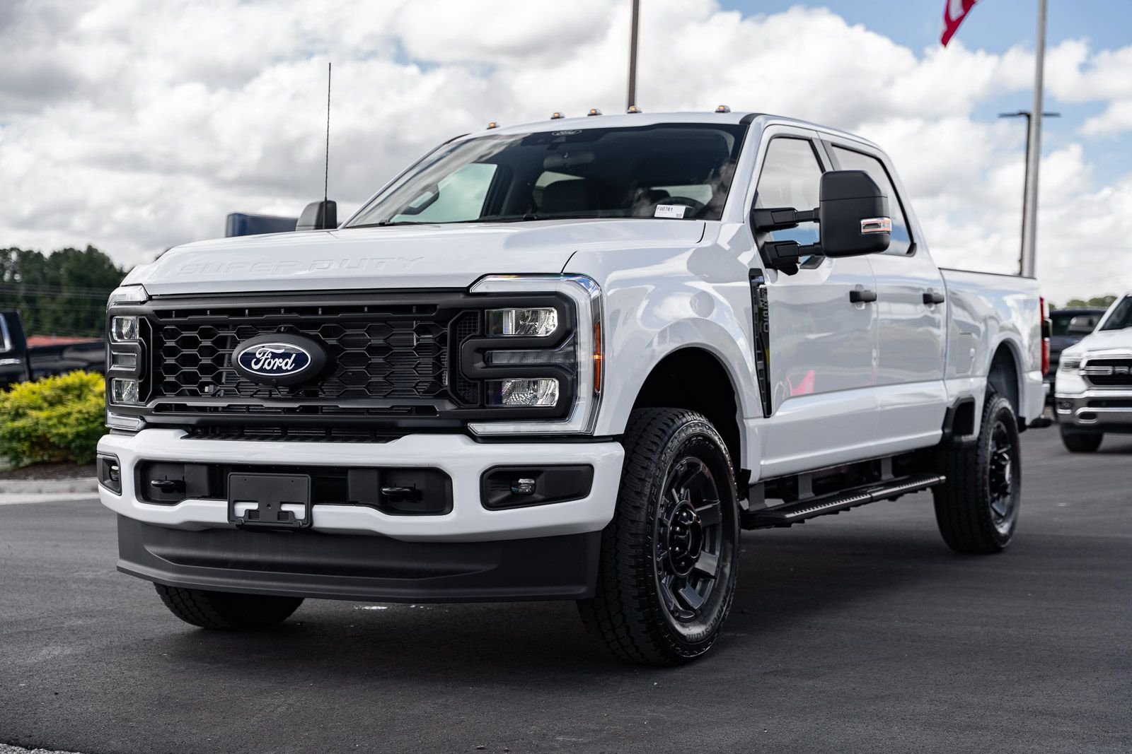 New 2027 White Ford XL image 2