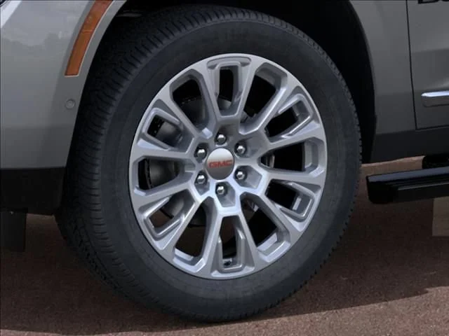 2026 GMC Yukon Denali - Photo 9