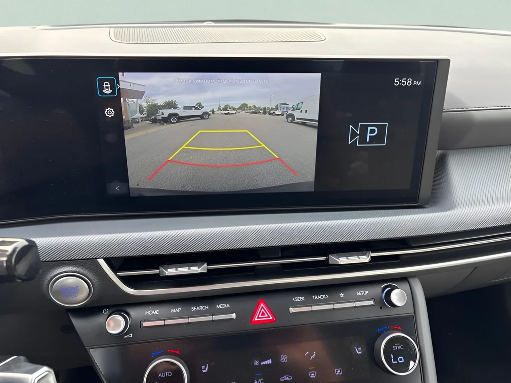 Used 2025 Abyss Black Hyundai SEL image 28