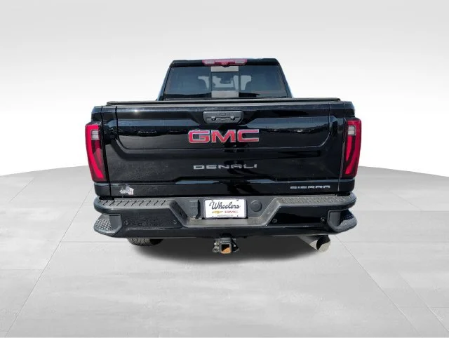 Used 2024 Onyx Black GMC Denali image 4