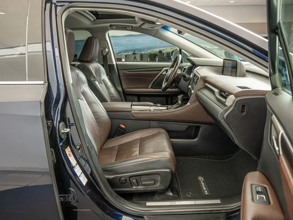Used 2017 Mica Lexus 350 image 34