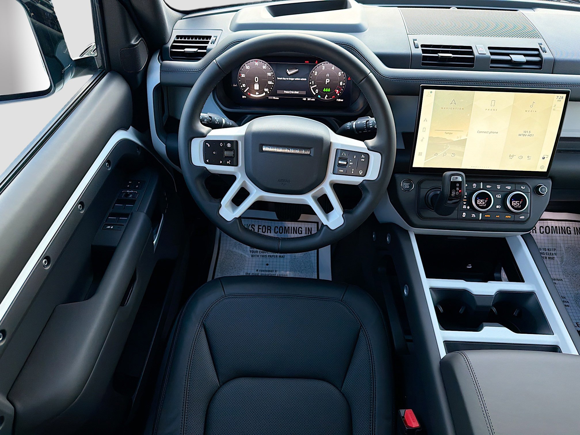 New 2026 Fuji White Land Rover X-Dynamic SE image 16