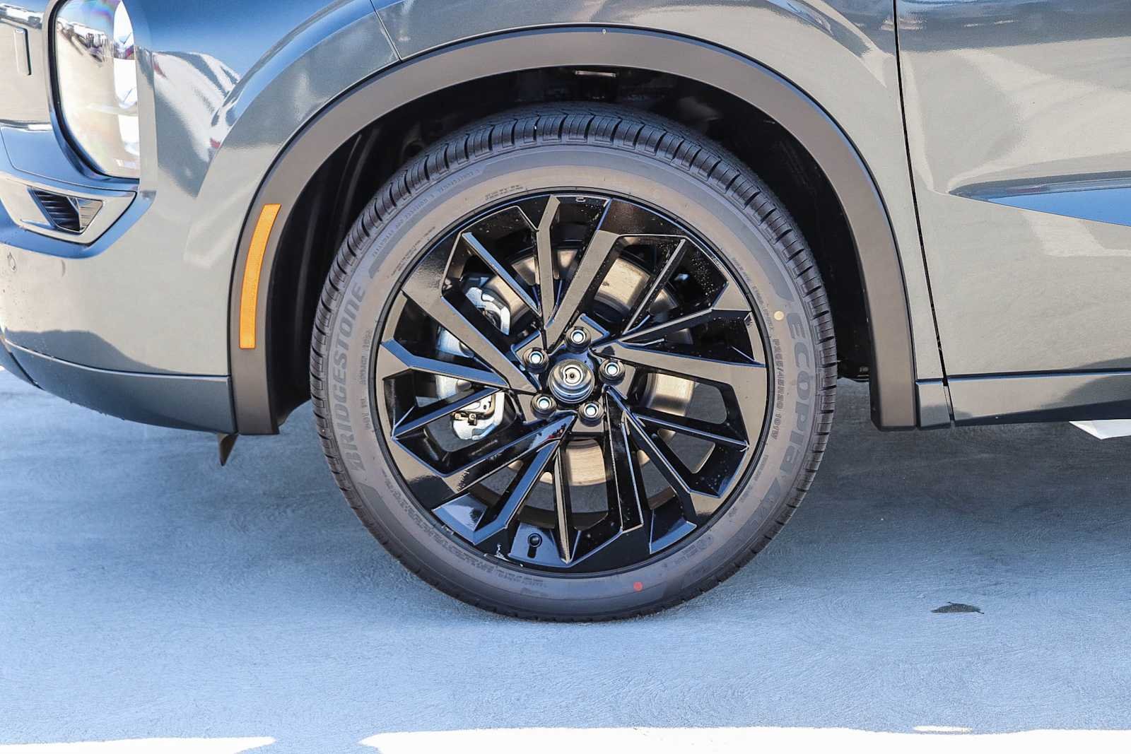 New 2026 Moonrock Gray Nissan Platinum image 11