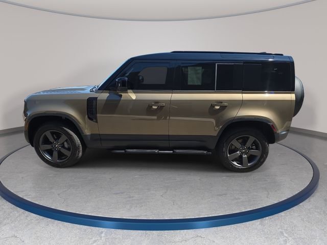 Certified Used 2025 Gondwana Stone Metallic Land Rover S image 9