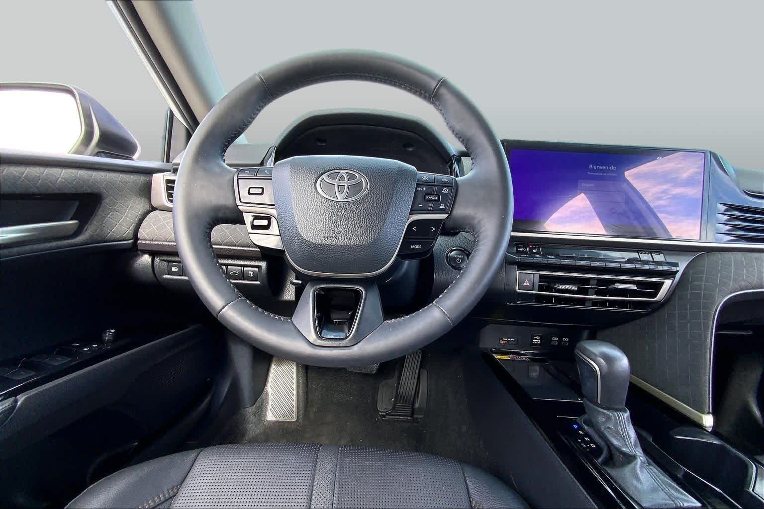 Used 2025 Wind Chill Pearl Toyota XLE image 6