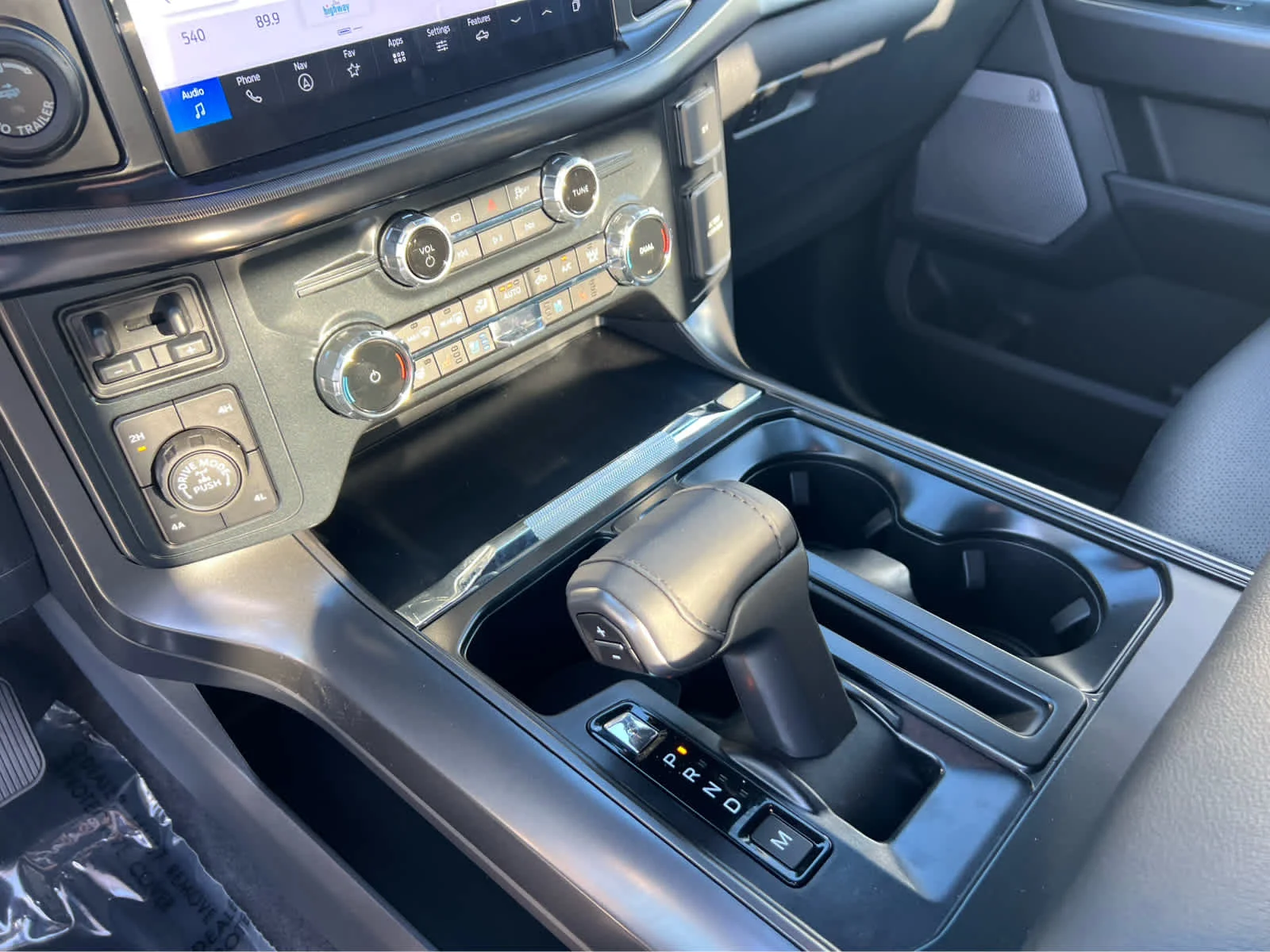 New 2026 Star White Metallic Tri-Coat Ford Lariat® image 34