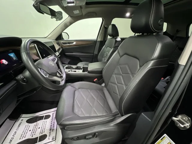 2024 Volkswagen Atlas SE w/Tech - Photo 19