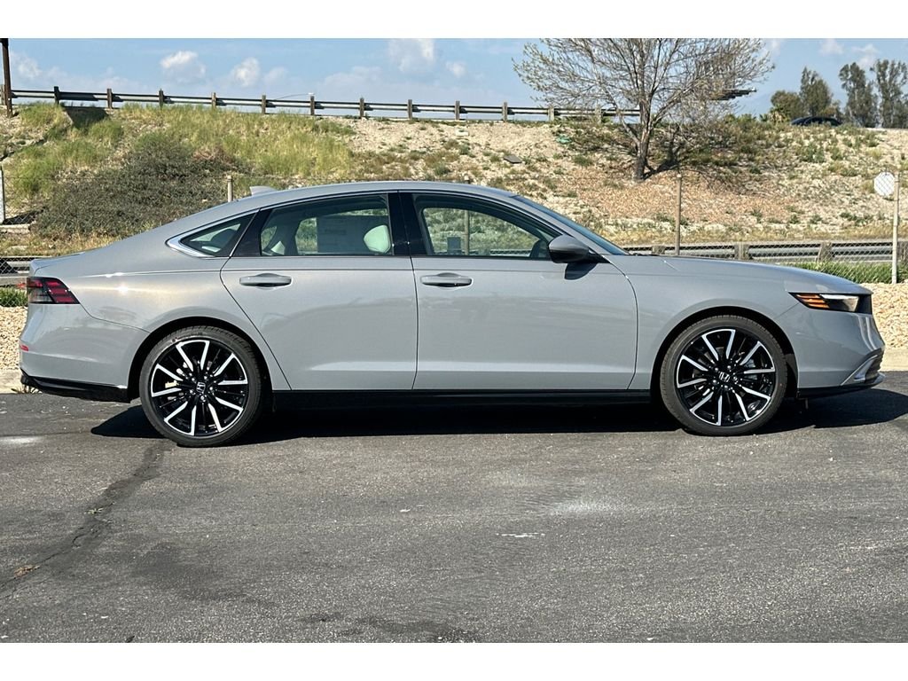 New 2026 Urban Gray Pearl Honda Touring image 3