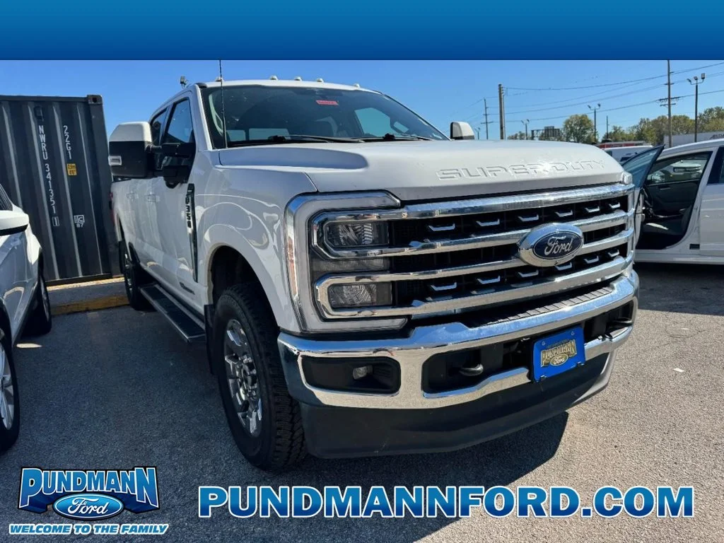 Used 2023 Oxford White Ford Lariat image 1