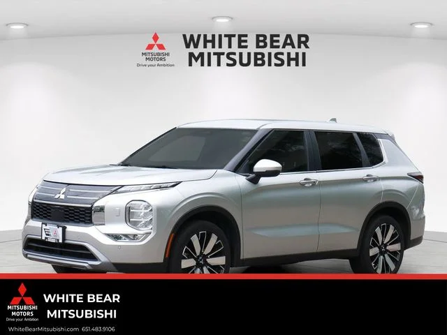 Used 2025 Gray Mitsubishi SE image 2