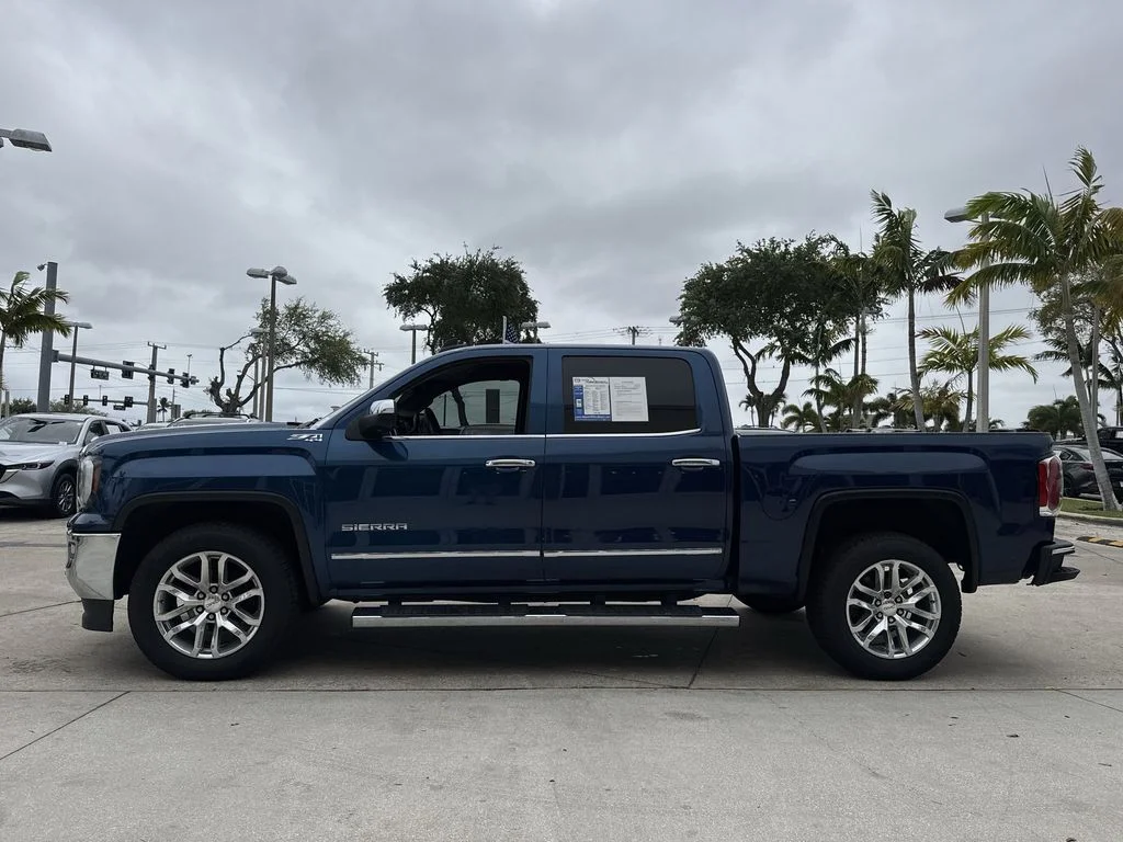 Used 2018 Blue Metallic GMC SLT image 27