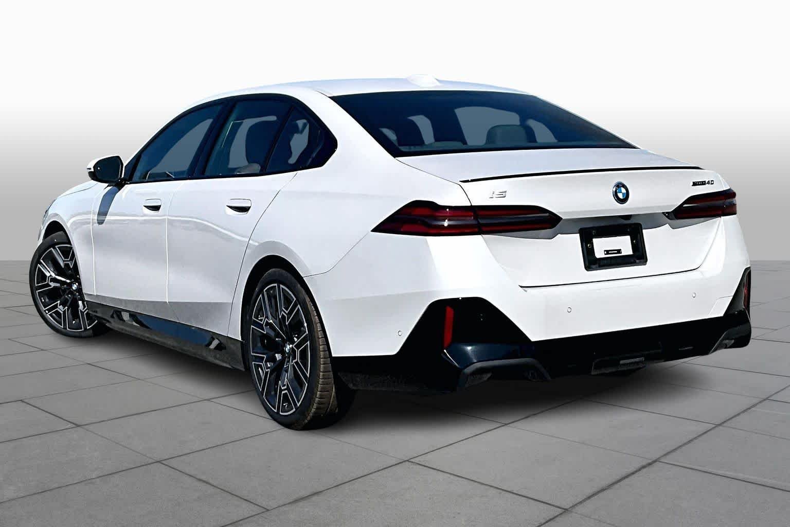 New 2026 Mineral White Metallic BMW eDrive40 image 12