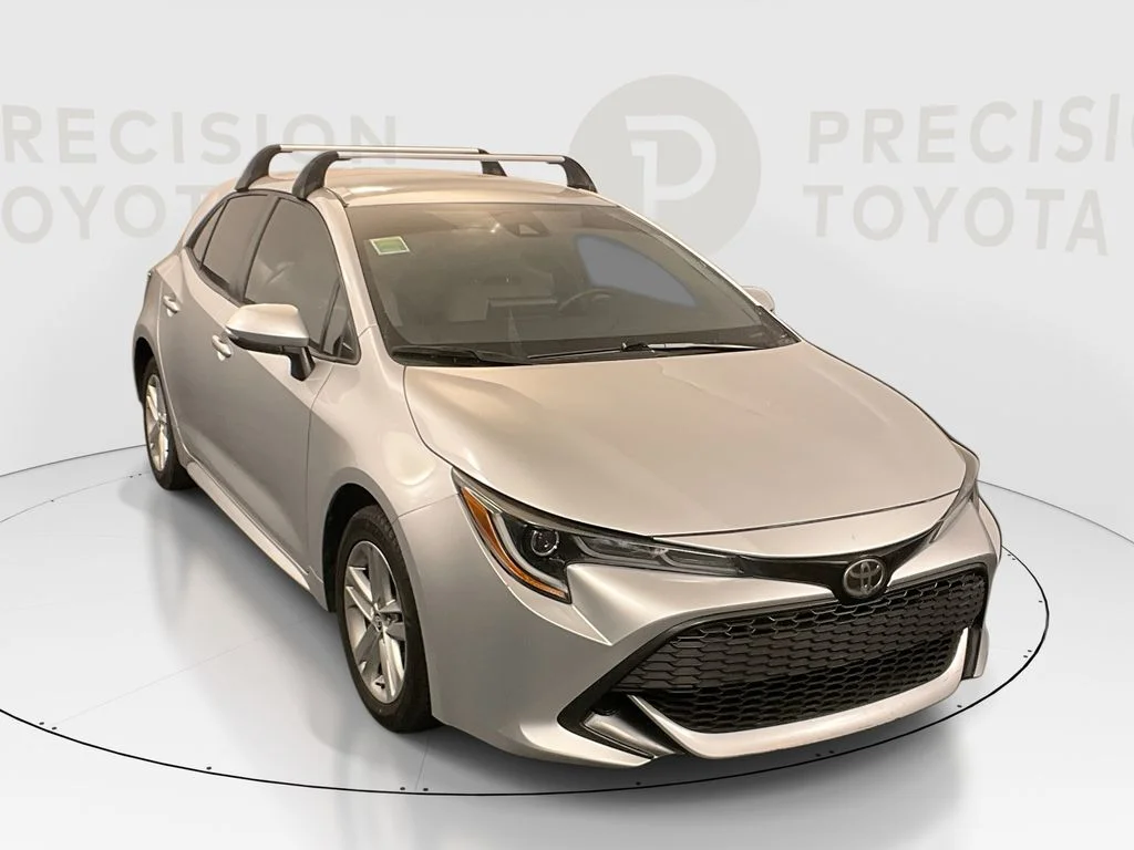 Used 2019 Classic Silver Metallic Toyota SE image 1