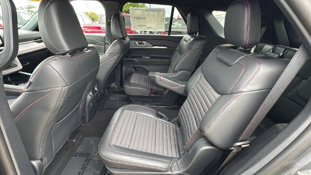 New 2026 Carbonized Gray Metallic Ford ST-Line image 65