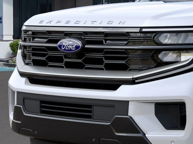 New 2027 Star White Metallic Tri-Coat Ford Platinum image 15