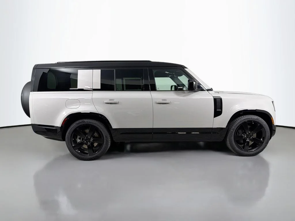 New 2026 Borasco Grey Land Rover X-Dynamic SE image 4