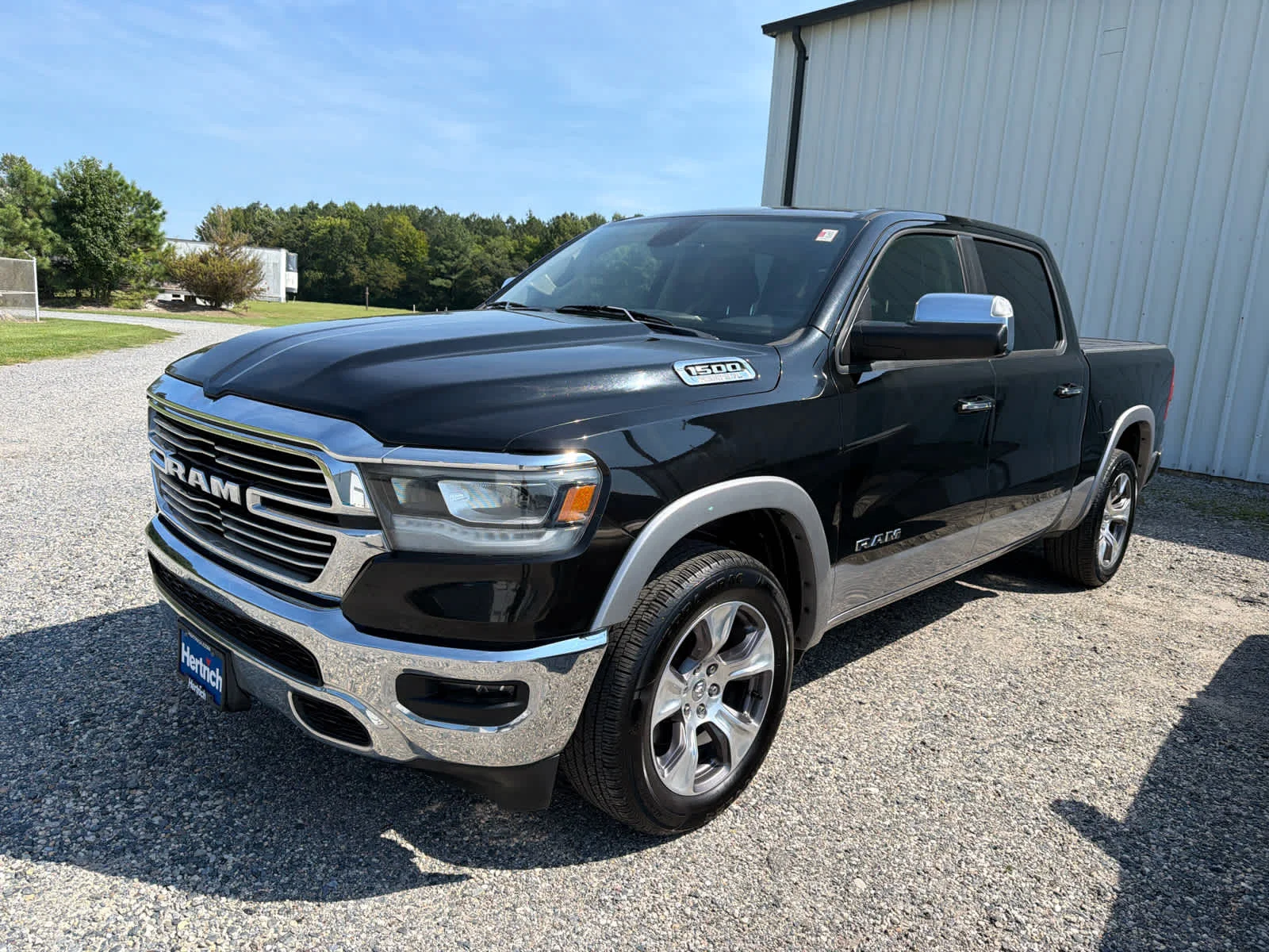 Used 2020 Diamond Black Crystal Pearlcoat Ram Laramie image 2