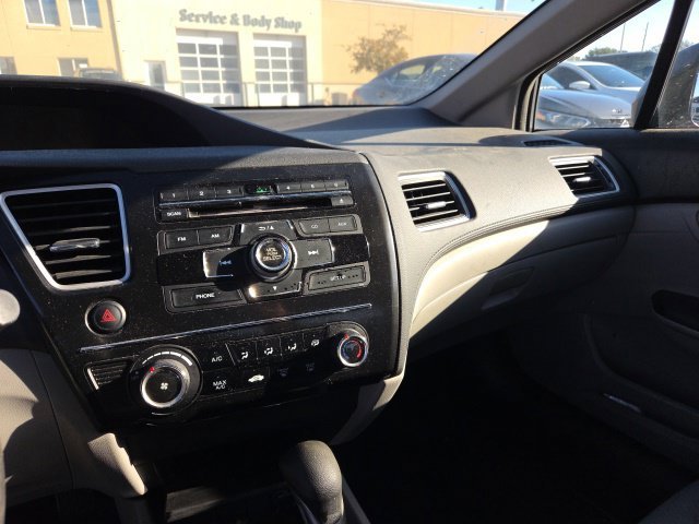Used 2013  Honda LX image 6