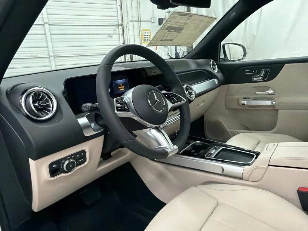 New 2026 White Mercedes-Benz GLB 250 image 12