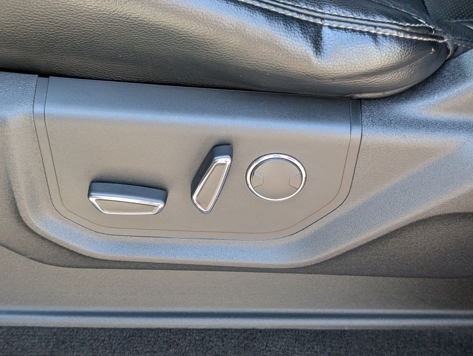 Used 2018 Oxford White Ford Lariat image 14