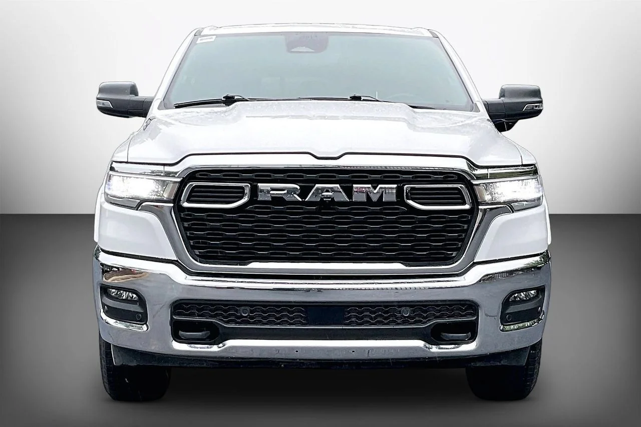 Used 2025 White Ram Big Horn/Lone Star image 3