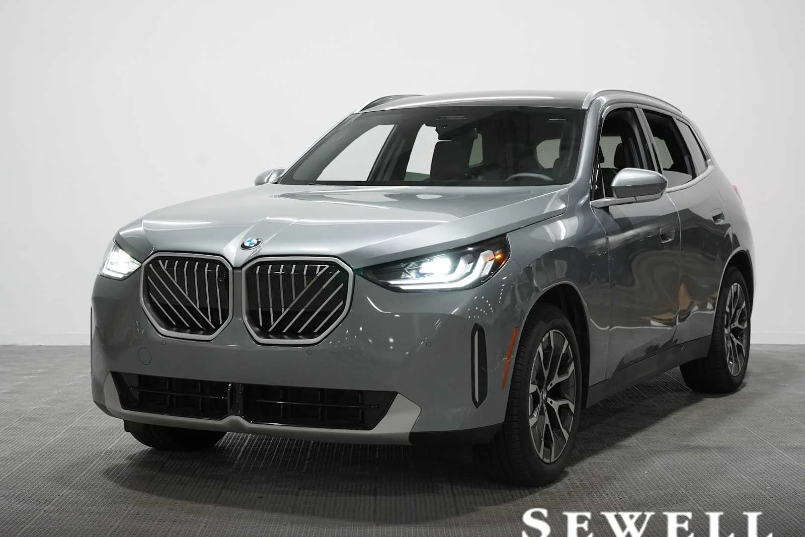 Certified Used 2025 Skyscraper Gray Metallic BMW 30 xDrive image 1
