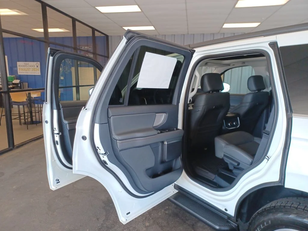 2025 Ford Expedition Active - Photo 13