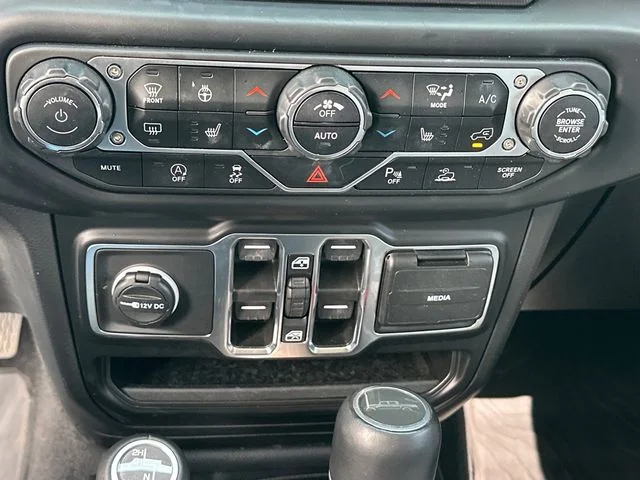 Used 2023 White Jeep High Altitude image 25