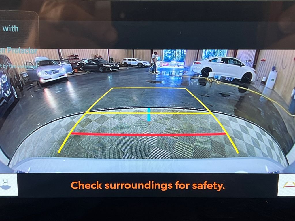 2025 Toyota Camry LE - Photo 29