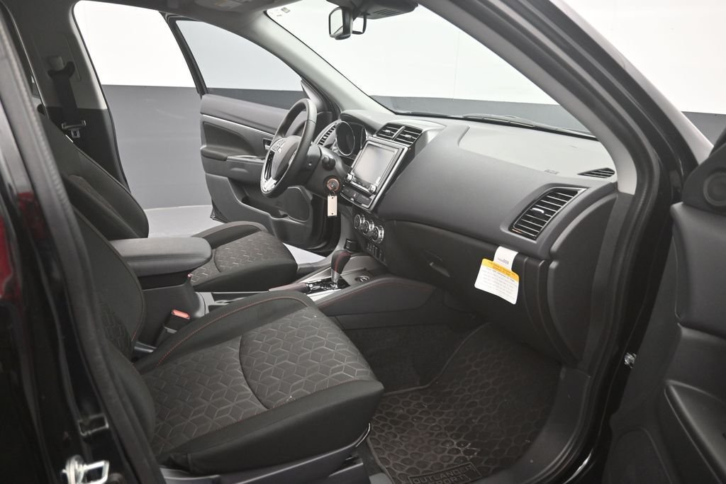 Used 2025  Mitsubishi 2.0 S image 16