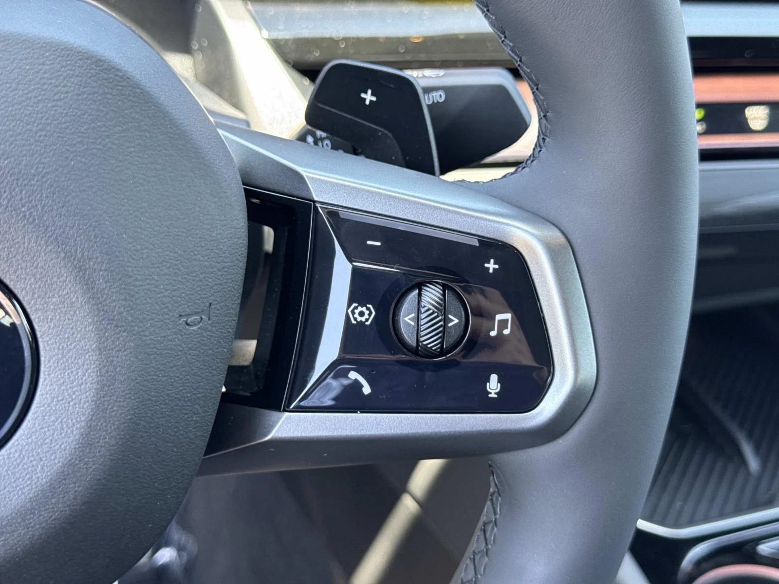 New 2027 Oxide Grey Metallic BMW 530i Sedan image 11