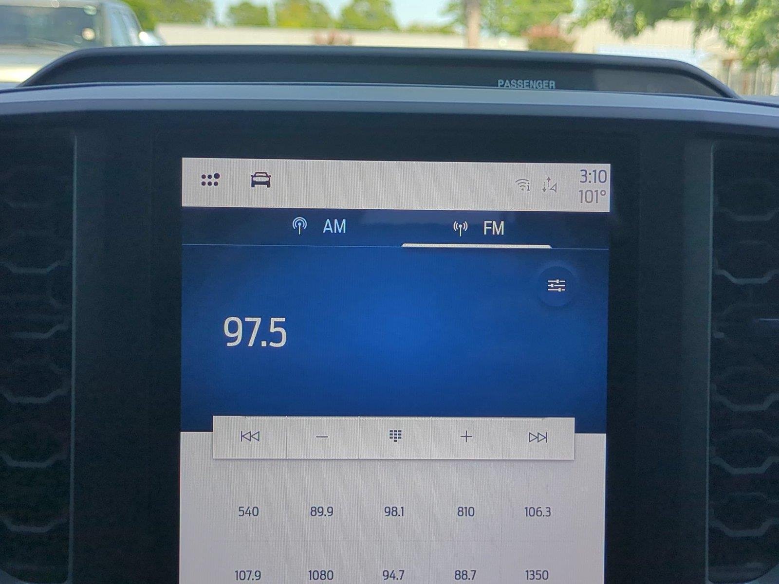 Used 2024 Cactus Gray Ford XL image 25