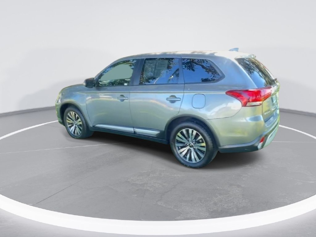 Used 2020  Mitsubishi SE image 6