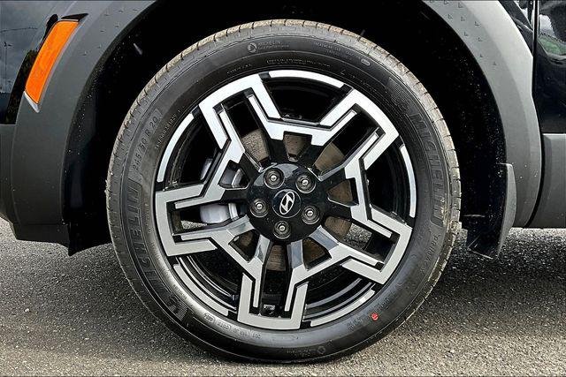 New 2025 Black Hyundai Limited image 13