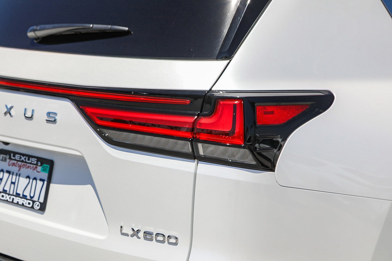 Certified Used 2026 Eminent White Pearl Lexus 600 Luxury image 8