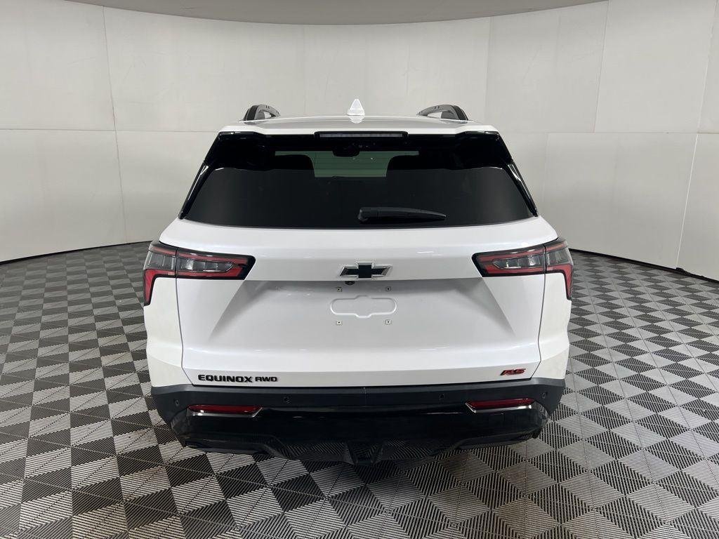 Used 2025 Pearl Chevrolet RS image 7