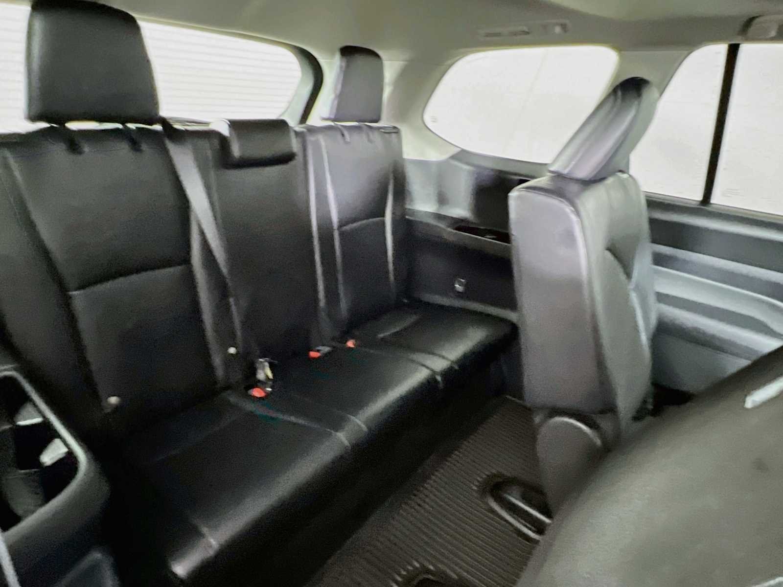 Used 2026 Wind Chill Pearl Toyota Hybrid XLE image 29